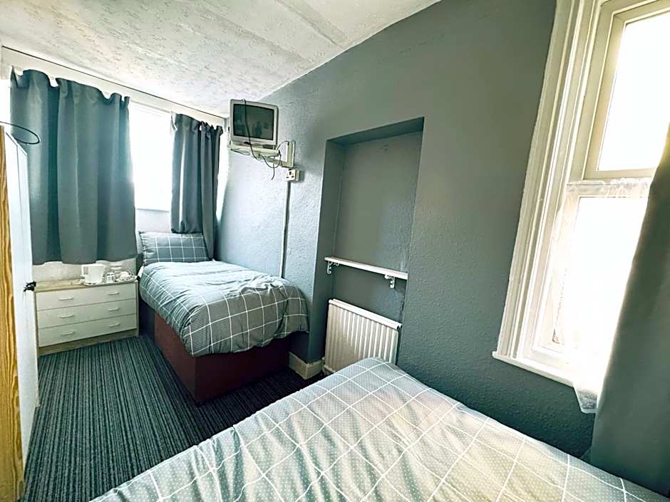 Lynalan – Blackpool