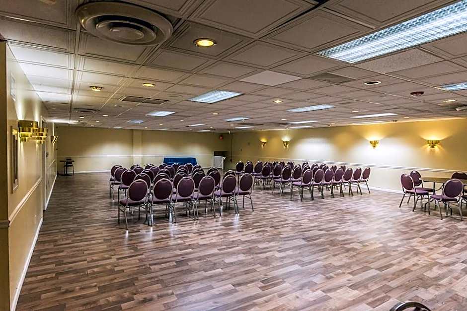 NORTHEAST GARDEN INN.