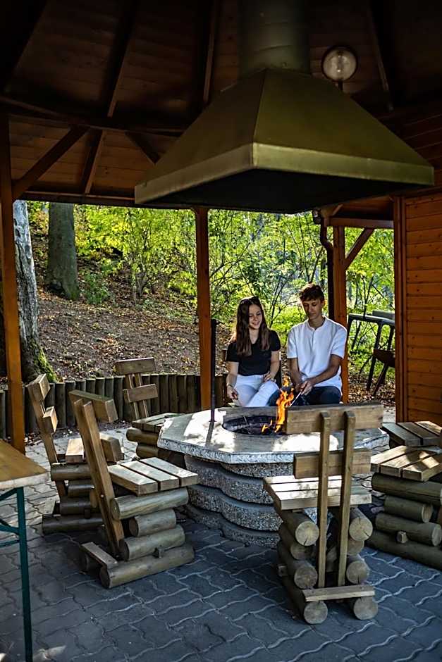 4 Évszak Hegyihotel