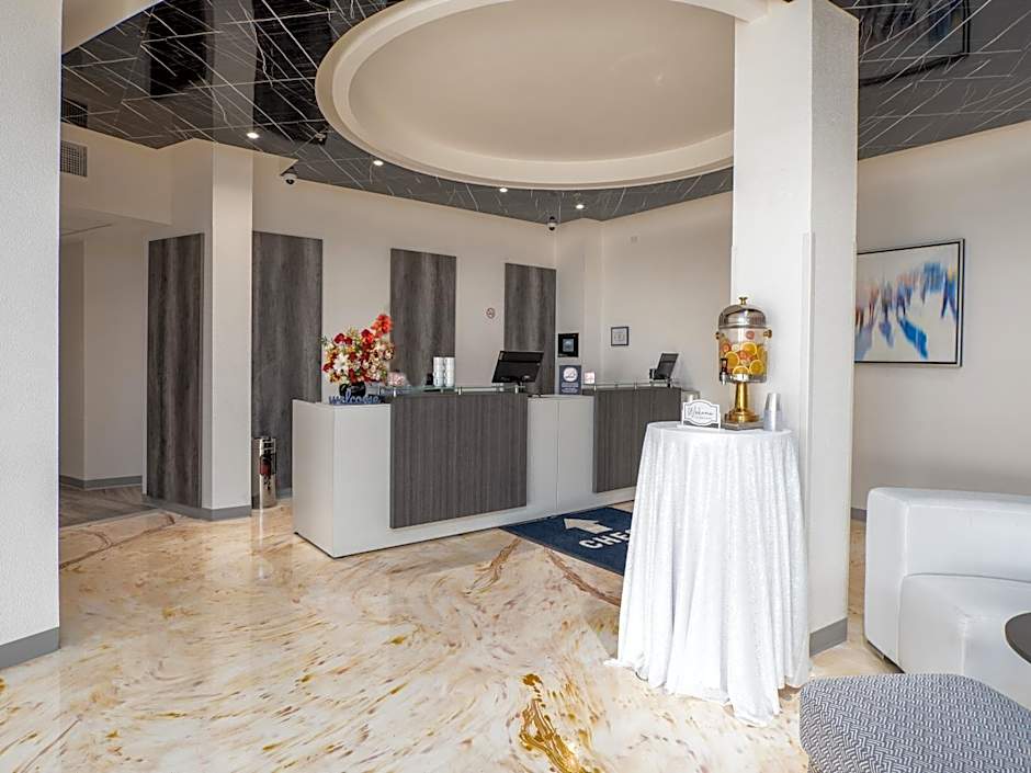 Hotel Mesaluna Short & Long Stay