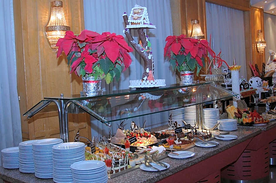 Cairo Pyramids Hotel