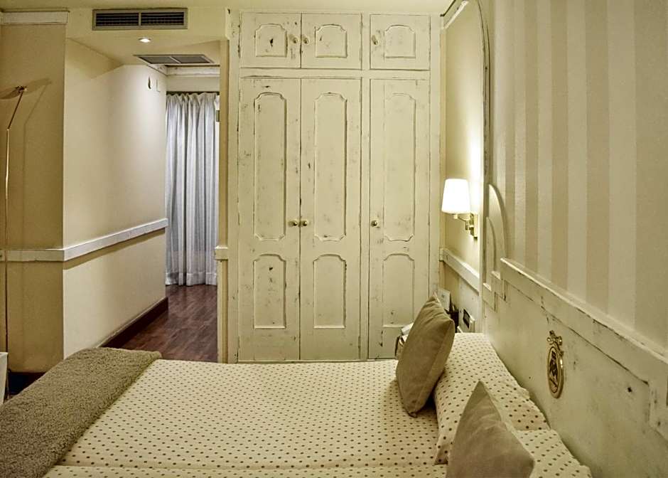 Quadruple Room (2 Adults + 2 Children) — 5 fotoğraftan 1. fotoğraf