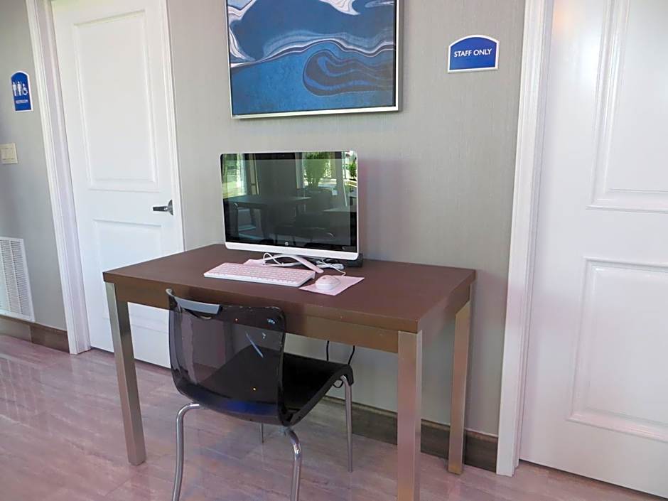 Hotel Blue - Woodlands