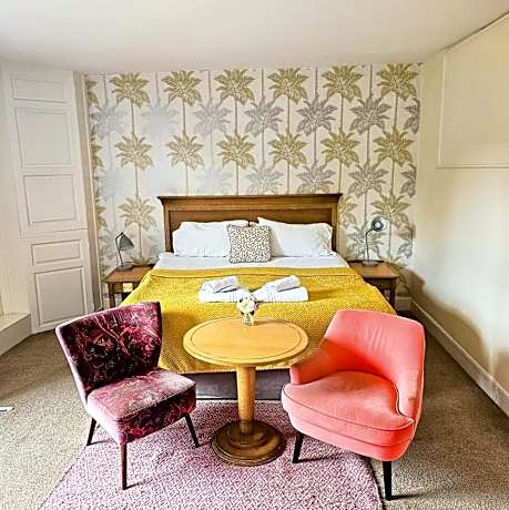 Double Room with Private Bathroom