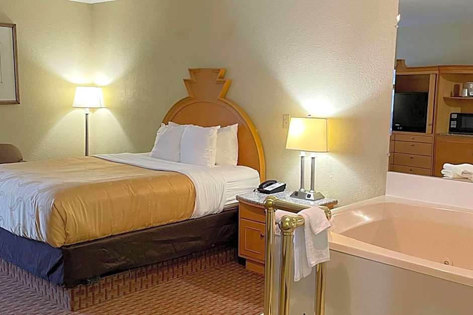 Quality Inn & Suites Greenfield I-70