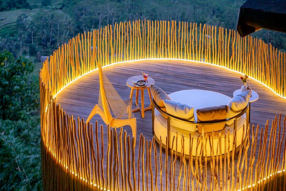 3 Bdr - Luxury Cliffside Bamboo Villa