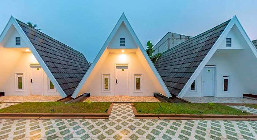 RedDoorz Syariah Plus near Sukabumi Station