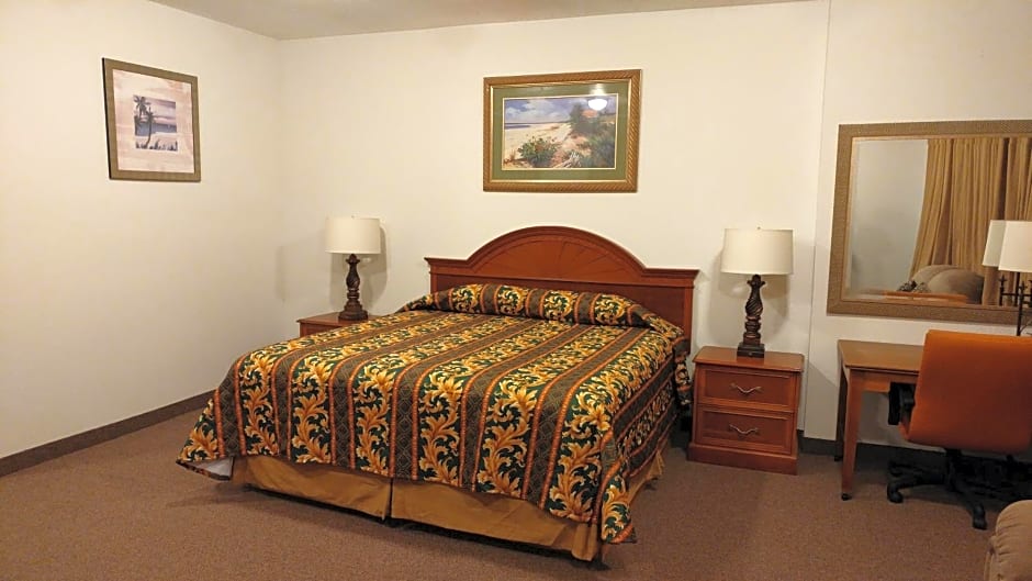 Country Regency Inn & Suites