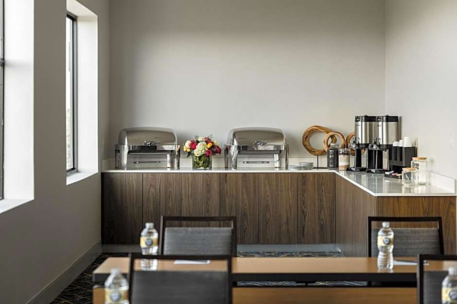 Courtyard by Marriott Long Island MacArthur Airport