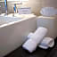 Hampton Inn By Hilton Santa Cruz Equipetrol
