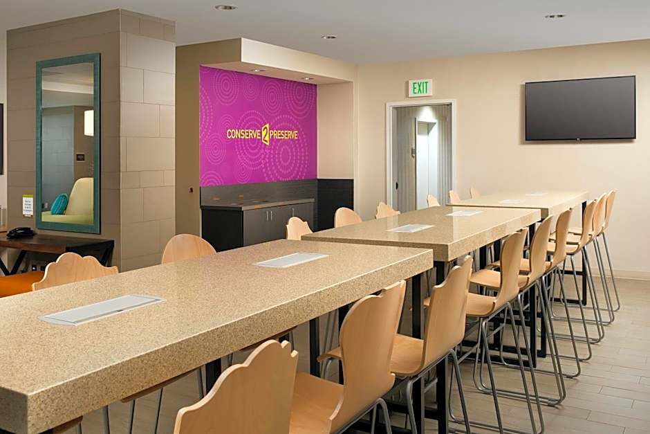 Home2 Suites by Hilton Denver International Airport
