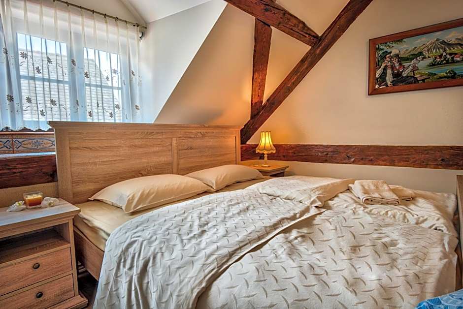 Hiša Linhart, Hotel & Restaurant