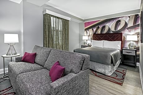 suite, 1 queen bed with sofa bed