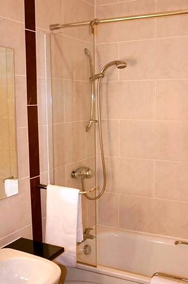 The Queensgate Hotel