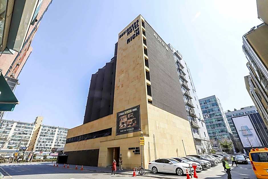 Hotel Rich