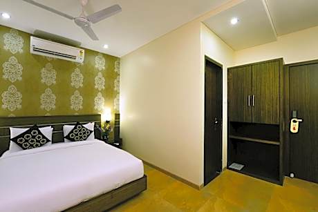 Classic Double Room with Free Temple Pick up and Drop