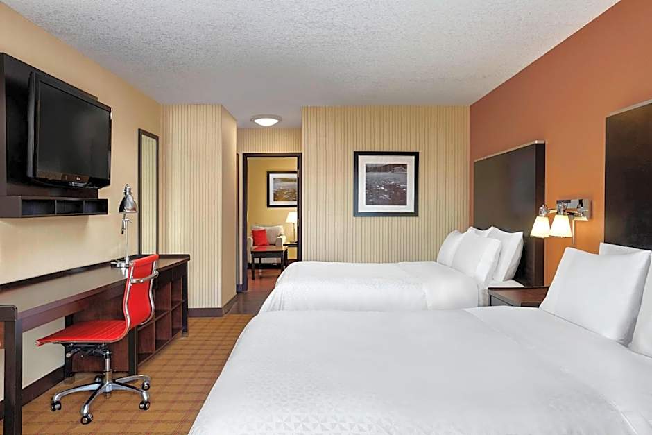 Four Points By Sheraton Hotel & Suites Calgary West