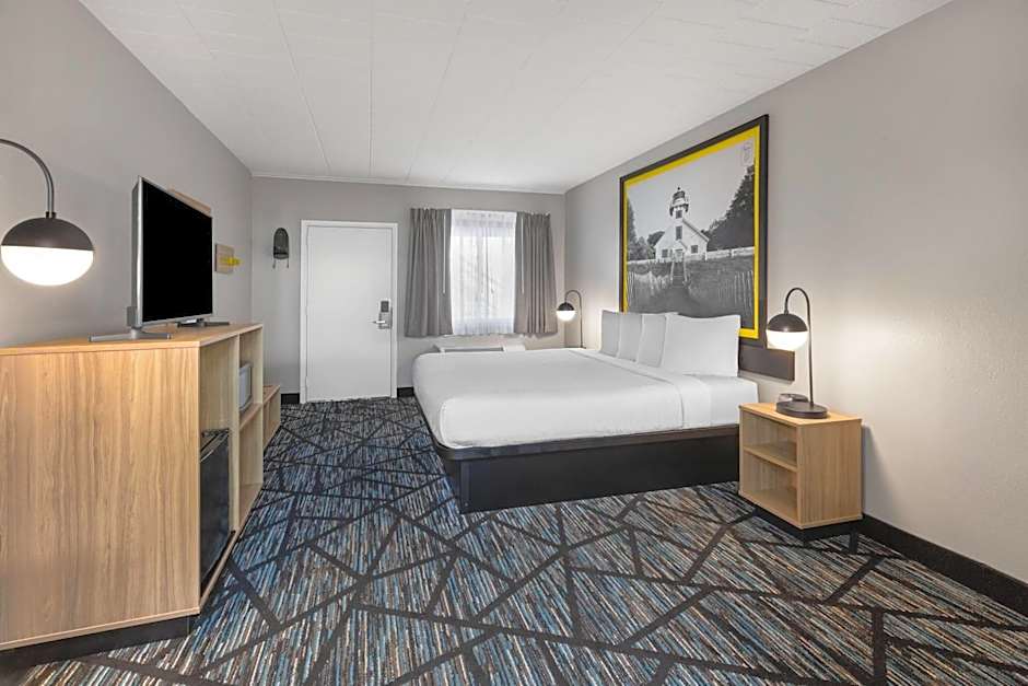 Super 8 by Wyndham Traverse City