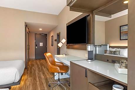 2 Queen Beds, Nonsmoking, Accessible