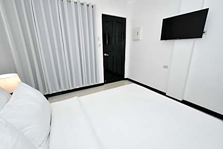 Fourth Floor Standard Room - Non-Smoking