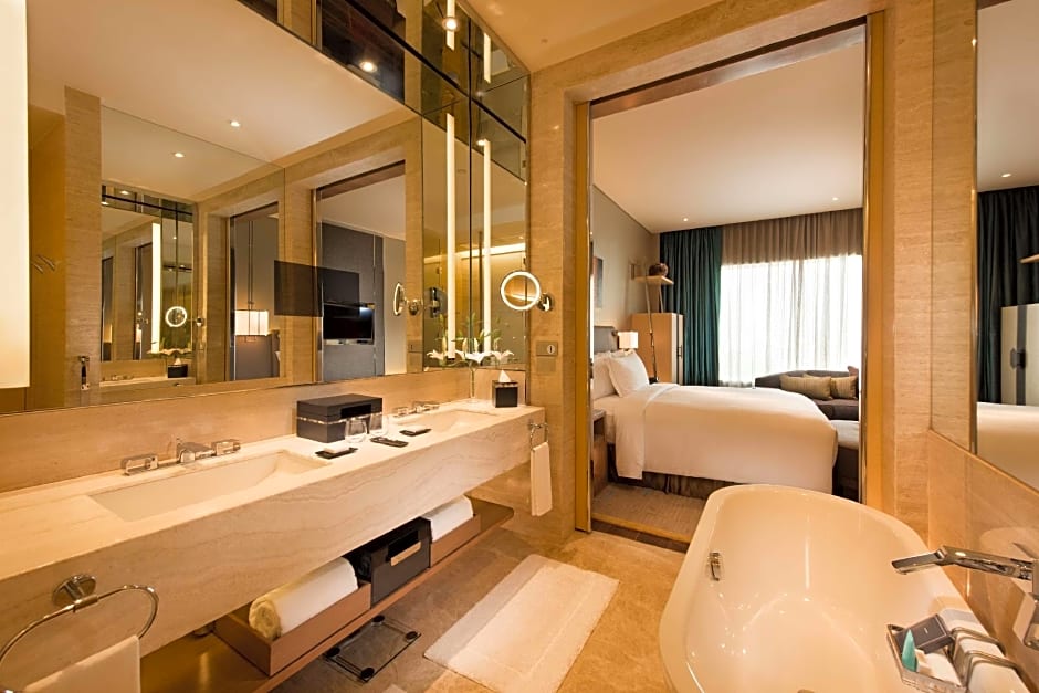 Conrad By Hilton Pune