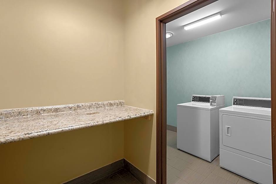 Super 8 by Wyndham Mars/Cranberry/Pittsburgh Area
