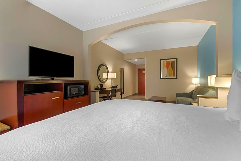 Best Western Plus Suites-Greenville