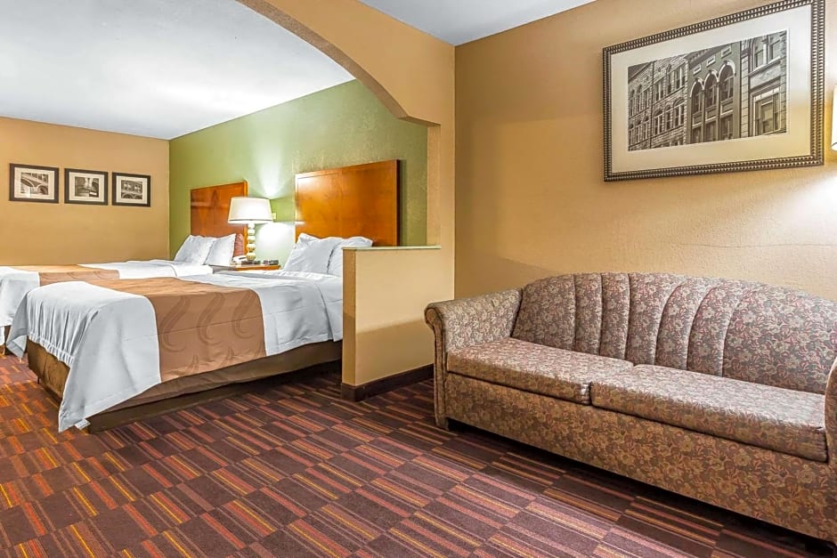 Quality Inn & Suites near Robins Air Force Base