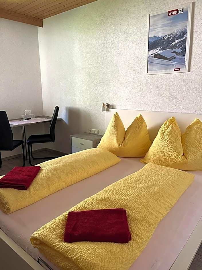 Pension Steiner, 6143 Matrei am Brenner!!Check-in between 15 - 21 o'clock!! No breakfast