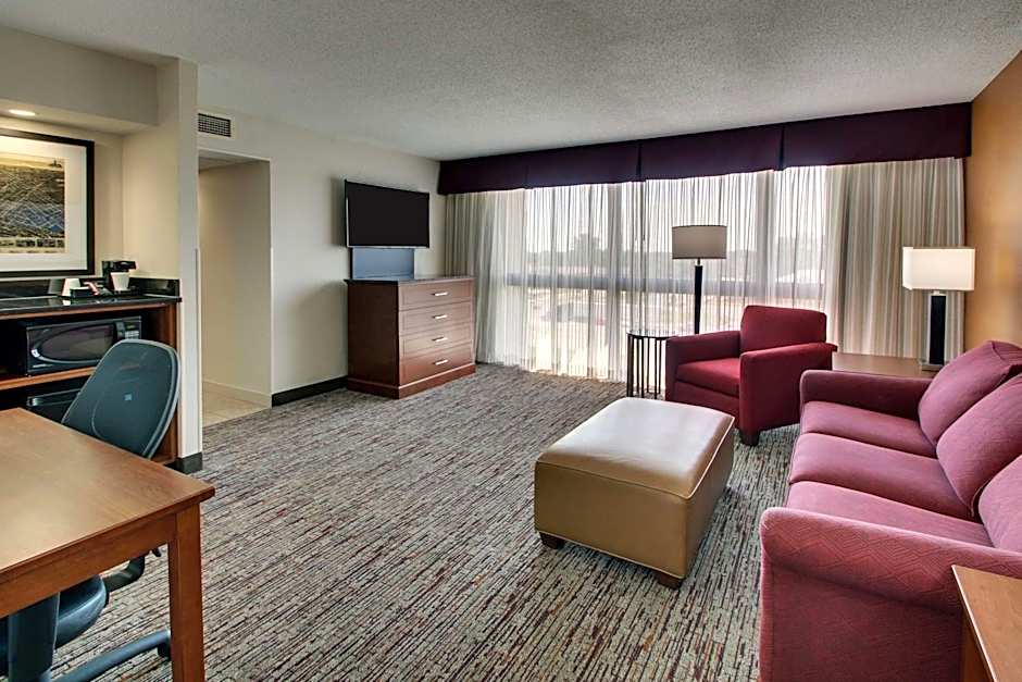 DRURY INN & SUITES EVANSVILLE EAST