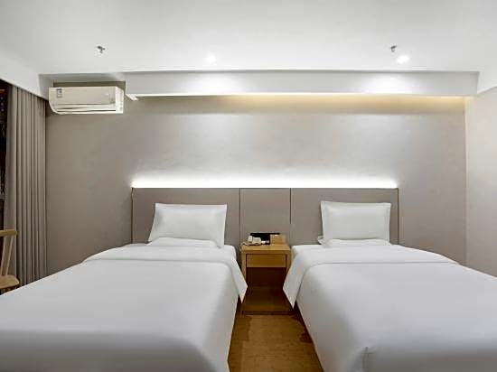 GreenTree Inn Changzhou Menghe Town Chengfeng Building