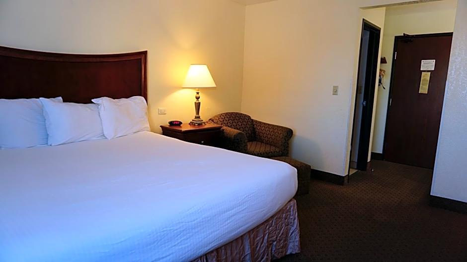 Baymont by Wyndham Arlington At Six Flags Dr
