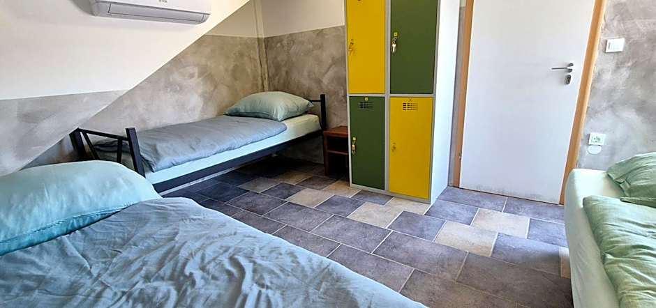 Bled Lesce station rooms and depo