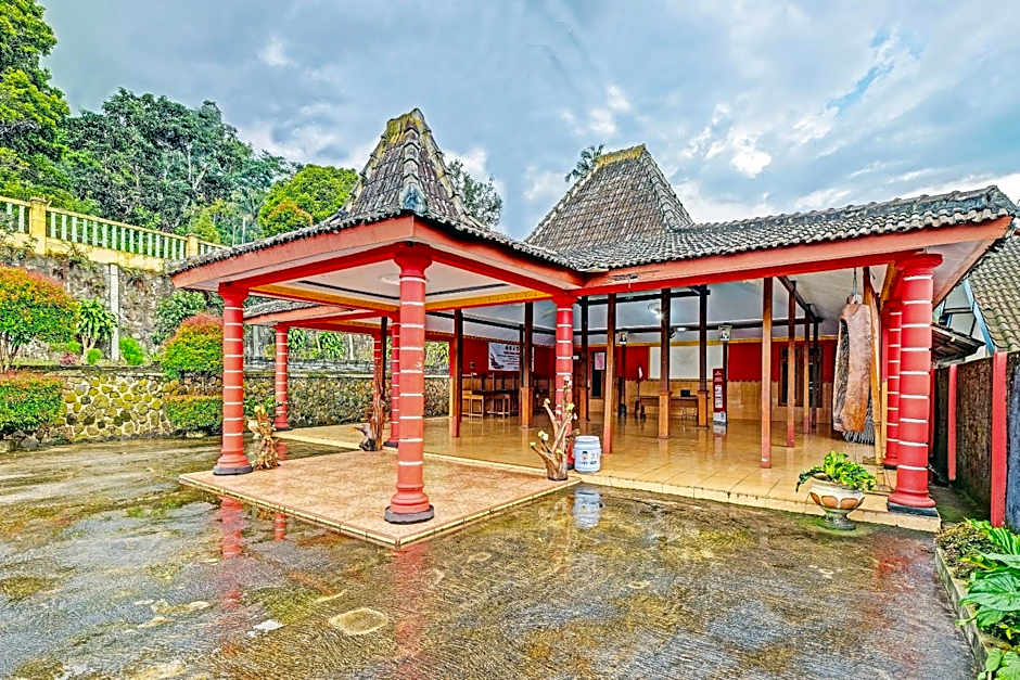 OYO Homes 91095 Desa Wisata Conto