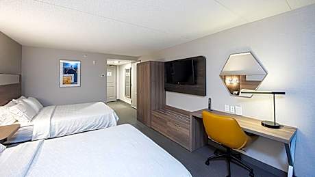 Standard Room with Two Queen Beds