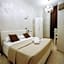 Bee Queen Hotel