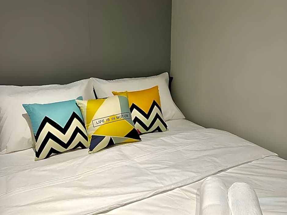 Swing & Pillows @ Beach Street