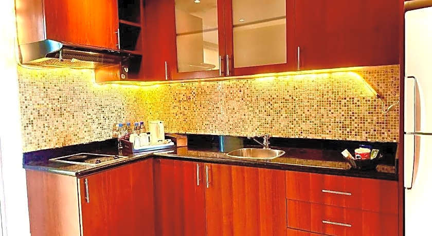 King Suites Hotel