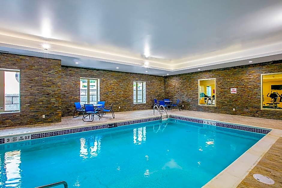 Comfort Suites Fishkill near Interstate 84