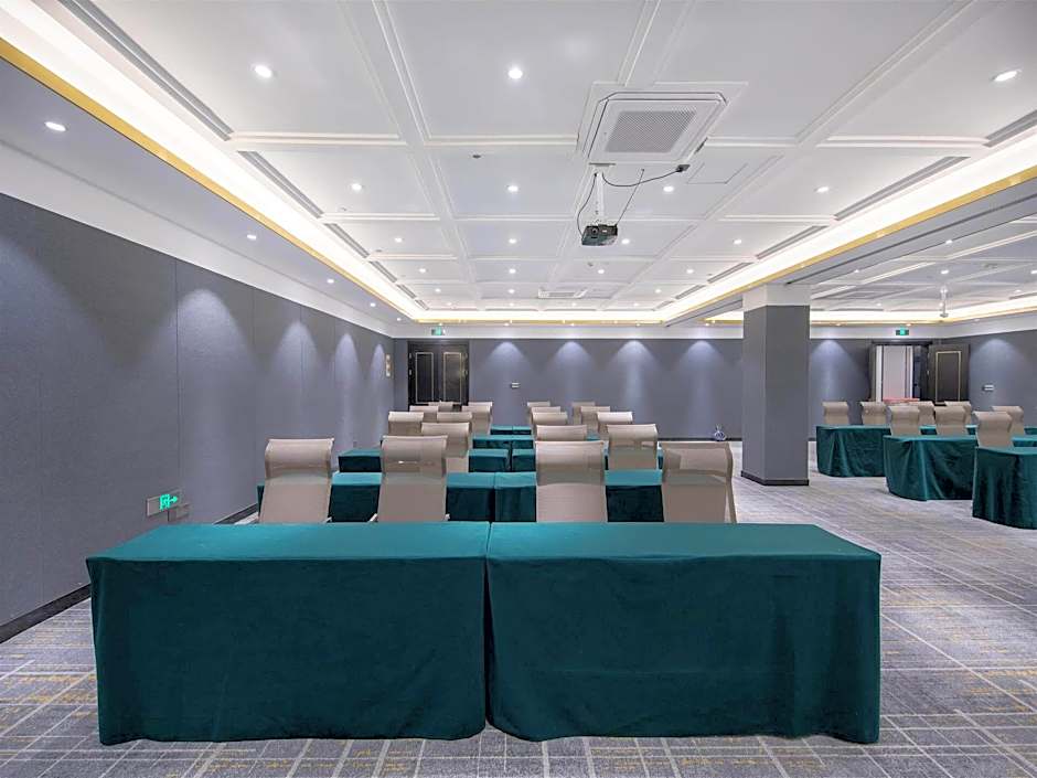 Xana Deluxe  Hotel Qingdao Beer Street Zhongshan Park