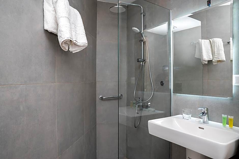 Liv Weibdeh Hotel Suites