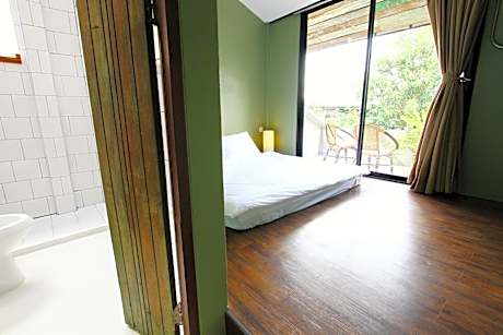 Quadruple Room with Private Bathroom