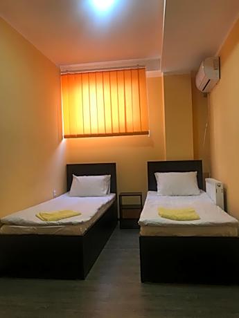 Standard Twin Room with Shared Bathroom