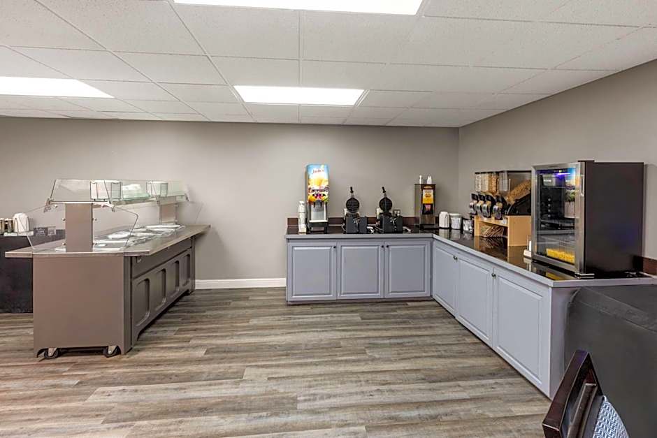 Angel Inn Near IMAX, a Travelodge by Wyndham