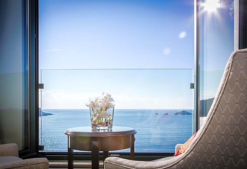 Royal Princess Hotel