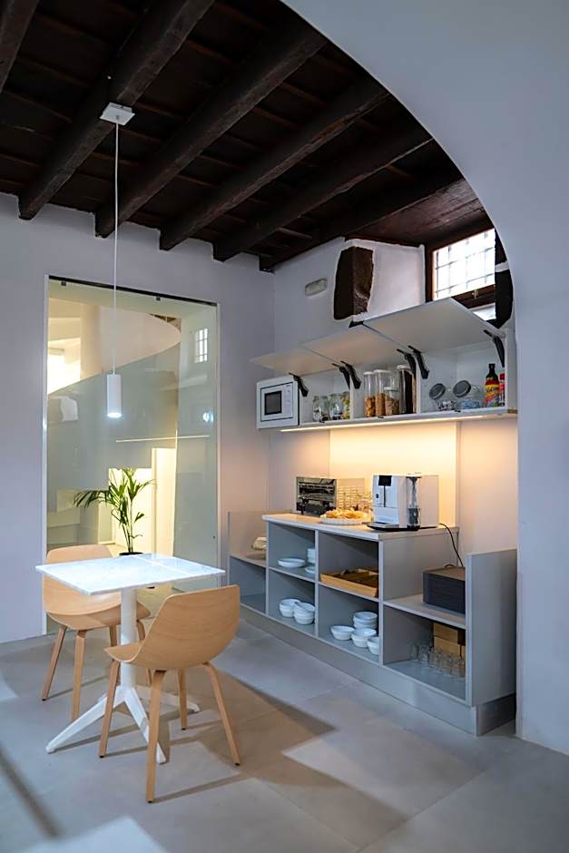 HosteLit