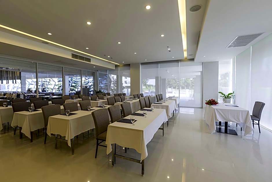Kantary Hotel and Serviced Apartments Amata Bangpakong