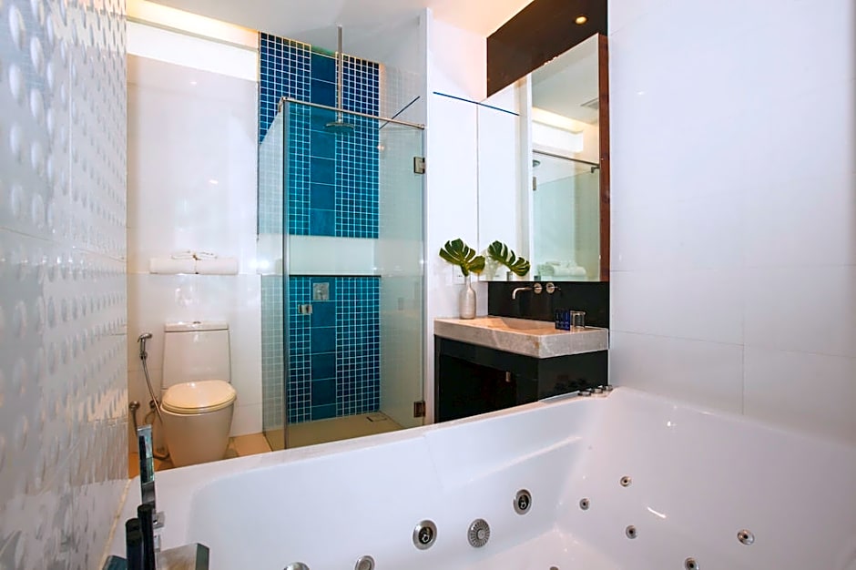 KC Beach Club & Pool Villas