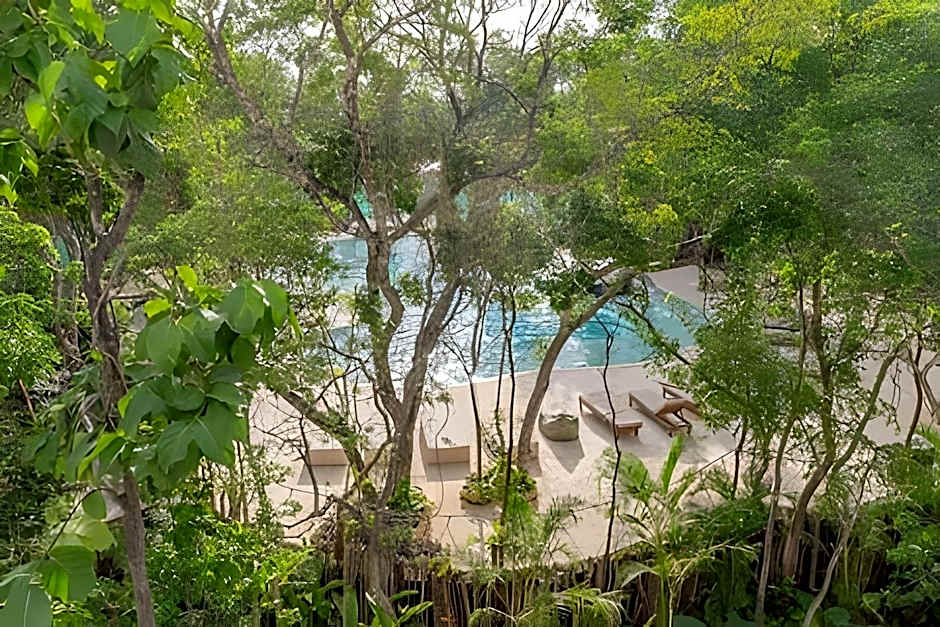 Oasis Yaaxlum