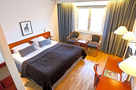 1 King Bed, Non-Smoking, Free Internet, View, Full Breakfast